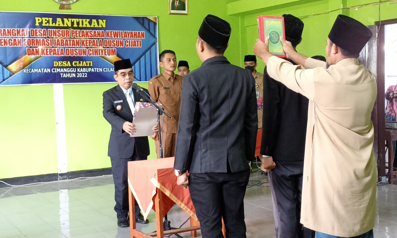 Pelantikan dan Pengambilan Sumpah Jabatan Kepala Dusun Cijati dan Cihiyeum